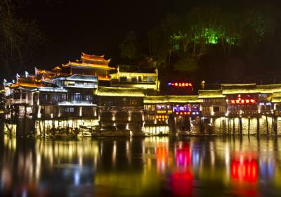 夜游鳳凰古城，感受別樣的古城美